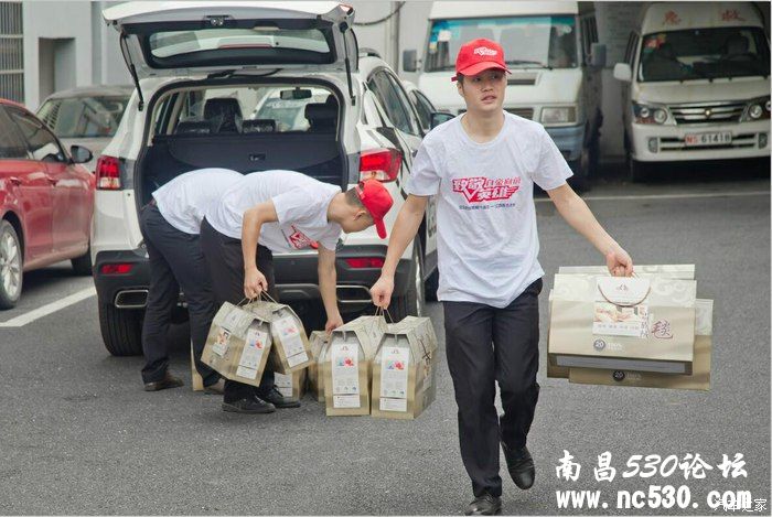 东风风神致敬英雄探访之旅上饶站