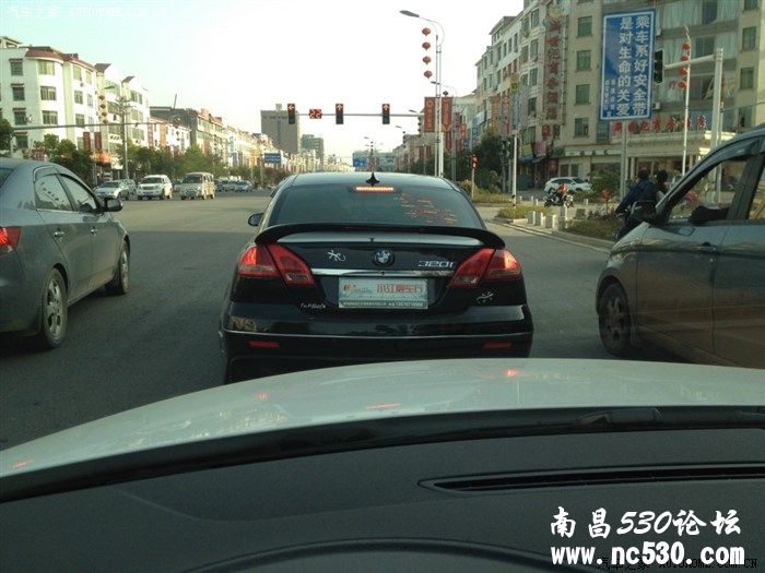 路遇宝马320i新车!~~不懂..求解!~~